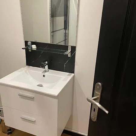 Appartement Neuf Et Chaleureux Dans Leers Centre Exterior photo