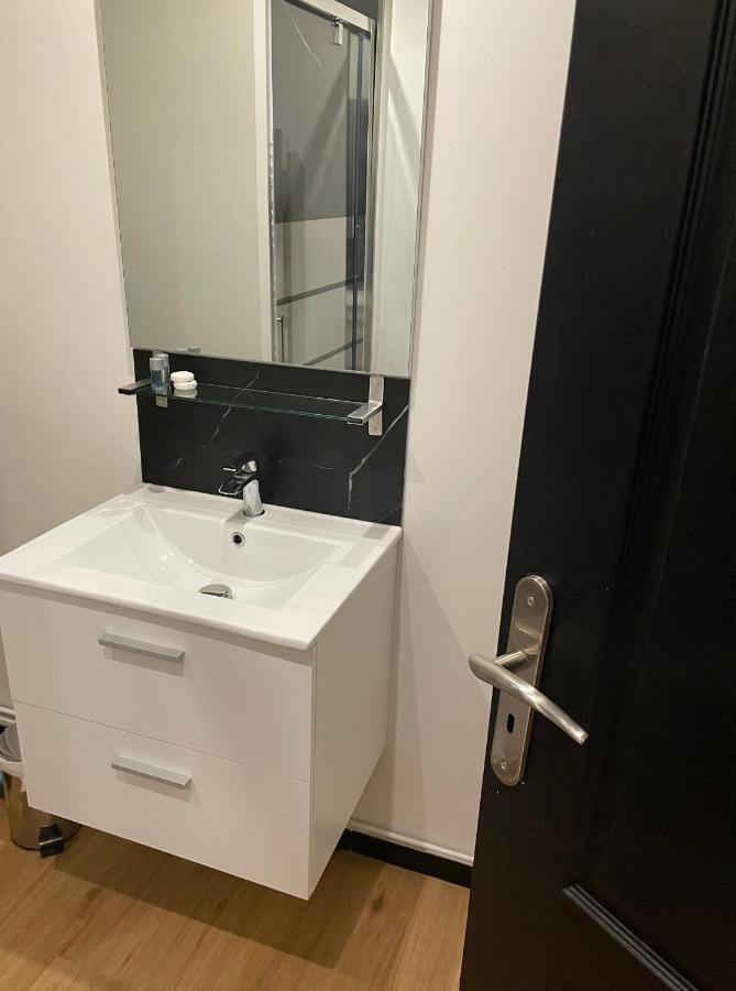 Neuf Et Chaleureux Dans Centre Apartment *